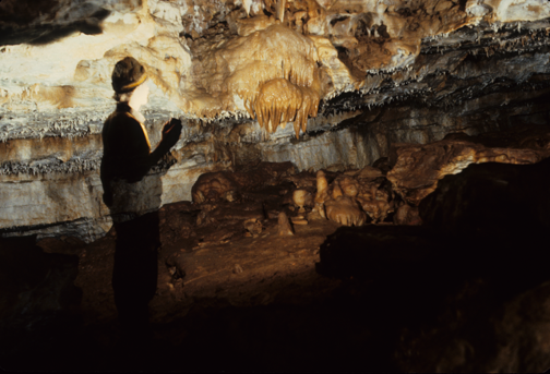 n81-10 Ghost Caver Lyn Cave 6x9