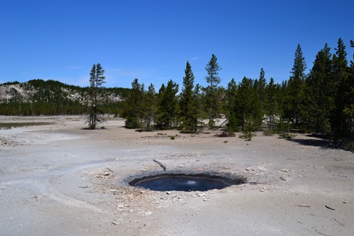 07-11 DSC 0811 Norris Basin Blue Pool