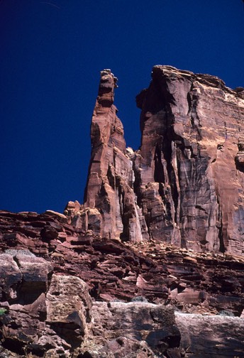 09-94 gr 32  The Sentinal web